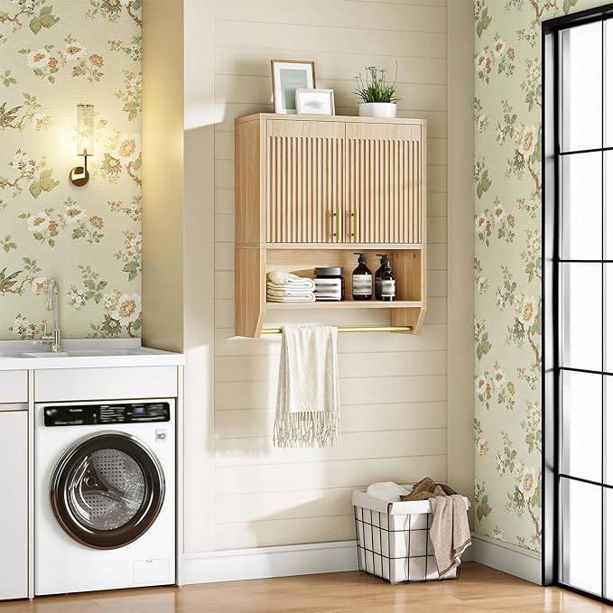 HOOBRO Fluted Medicine Cabinet, Farmhouse Bathroom Wall Cabinet with Towel Rack and Adjustable Shelf, Fluted Wall-Mounted Storage Organizer, for Bathroom, Kitchen, Natural